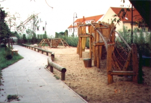 Spielplatz und Wohngebiet